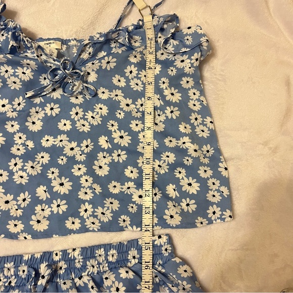 Forever 21 floral pj set size large - Picture 7 of 7